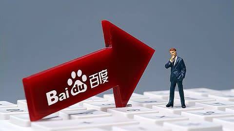 一把抱住要摔倒的粉丝